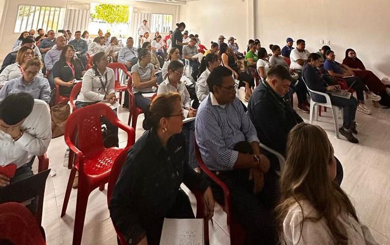 MintrabajoCol's tweet photo. La Red Nacional de Formalización Laboral avanza con jornadas de capacitación en Cartago, Valle, Zaragoza, El Bagre, Barrancabermeja y Yondó. https://t.co/M3cGlU4Wp4