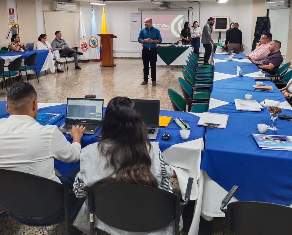 MintrabajoCol's tweet photo. La Red Nacional de Formalización Laboral avanza con jornadas de capacitación en Cartago, Valle, Zaragoza, El Bagre, Barrancabermeja y Yondó. https://t.co/M3cGlU4Wp4