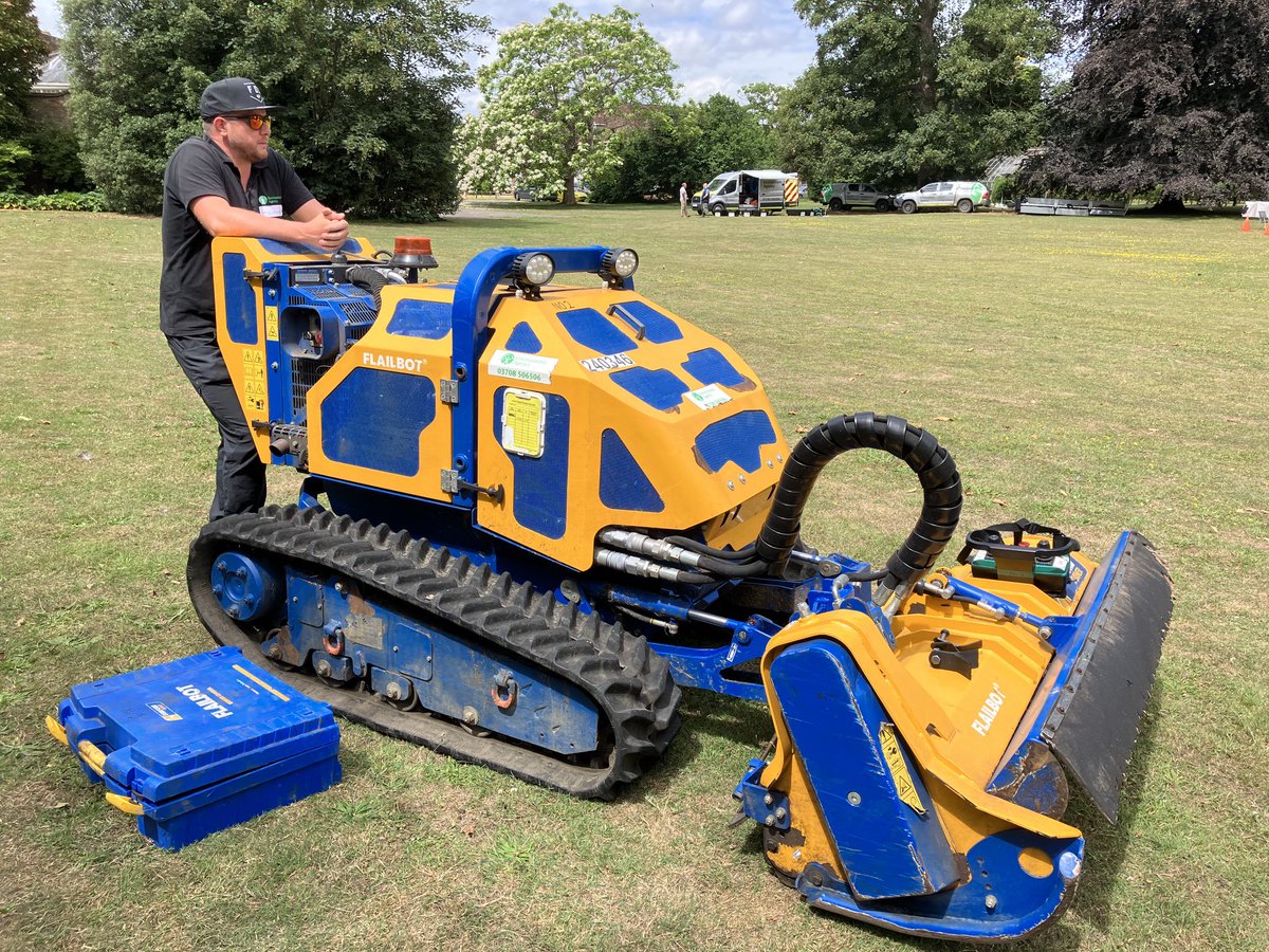 #TeamEA had a great time at our #AreaDay where teams came together to show new kit, new ideas, better and safer ways of working … such a great day held at #BradbourneHouse #EastMalling #Kent    

<a href="/EnvAgencySE/">Environment AgencySE</a>