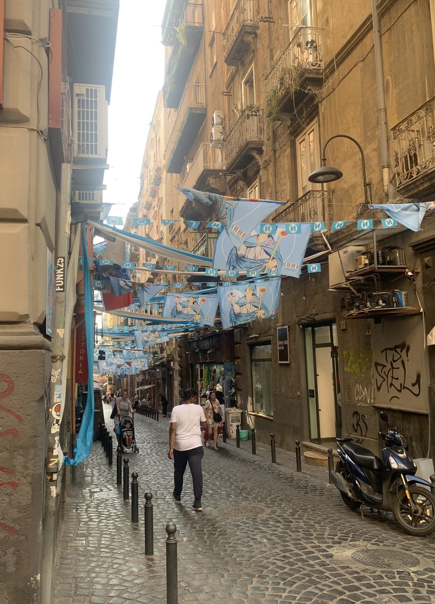 gingerphilg73's tweet photo. @CalcioEngland Never seen a club celebrated more in the streets of a city Forza Napoli  Quite literally every street https://t.co/jv01r6NZnm