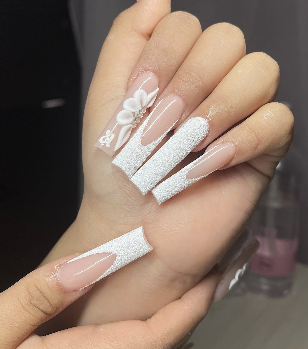 jdmbecks's tweet photo. The improvement I’ve made since 2020 🥺 message me to book ladies ! @nailsxrebe 🫶🏻 https://t.co/u6x0CxZir4