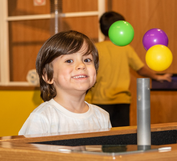 MODSFTL's tweet photo. We hope you had a scientastic Wednesday! This activity outside of our Makerspace teaches visitors about the power of wind. 💨🟢🟣🟡

#InspiringSTEM #FunforKids #FuninBroward #SouthFloridaSummer https://t.co/KKFB5DxHAu