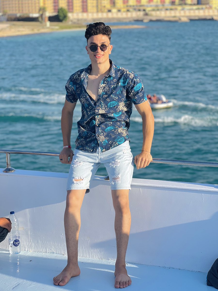 mahmoudfadloonx's tweet photo. #NewProfilePic 🌊🕶 https://t.co/HNg6lNAtpm