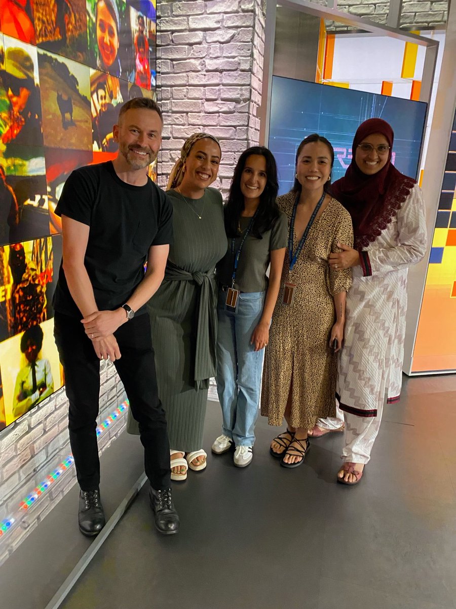 thisissumayya's tweet photo. Today was my last show at ⁦@AJStream⁩ - a show that has meant so much to me and countless others over the last 10+ years. I got to cover stories I’m passionate about with the best team to ever do it and for that, I’ll be eternally grateful :) https://t.co/DQlr2U3G3Q