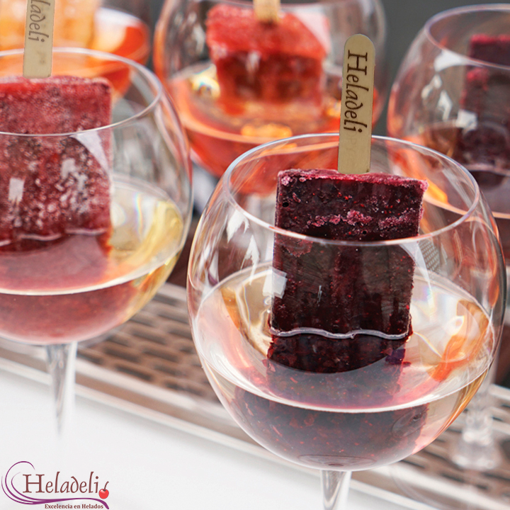 Heladeli1's tweet photo. ☀ Ya es mitad de semana... Te mereces una paleta (o cinco) de CERVEZA y VINO TINTO. 🍻🍷🍓 Deliciosa. 🤤🔥 Pide también de clericot y Smirnoff Tamarindo.🍾😍🧊

#Heladeli #Gdl #Miércoles #Yummy #Clericot #Cerveza #CoronaLight #FelizMiércoles #FelizMiércolesATodos #Guadalajara https://t.co/2rWCPD0AG9