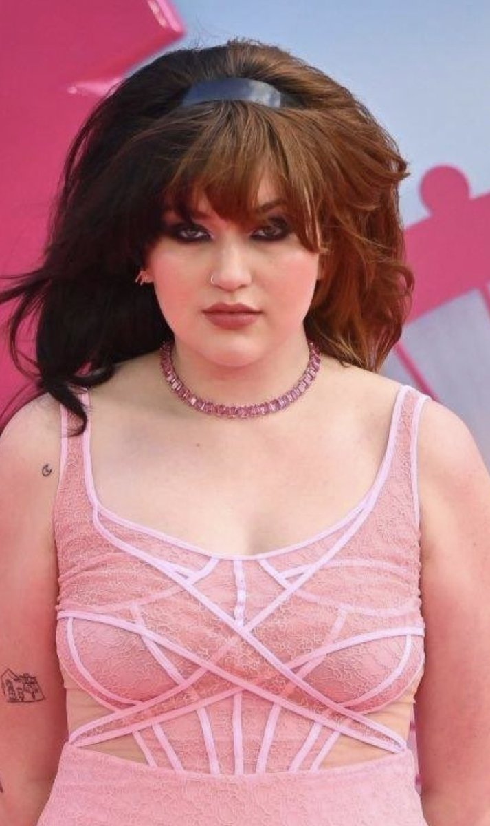 •angie• ✨ tweet media