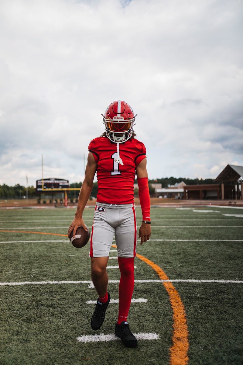 DutchtownFB1's tweet photo. Class of 2026 Dual Threat QB @__Mikejohnson1 6’1 175lbs holds offers from #UCF #USF #UAB #KSU https://t.co/RrroTP7wxJ #BeADawg🐶 https://t.co/kfPVvFcCG6