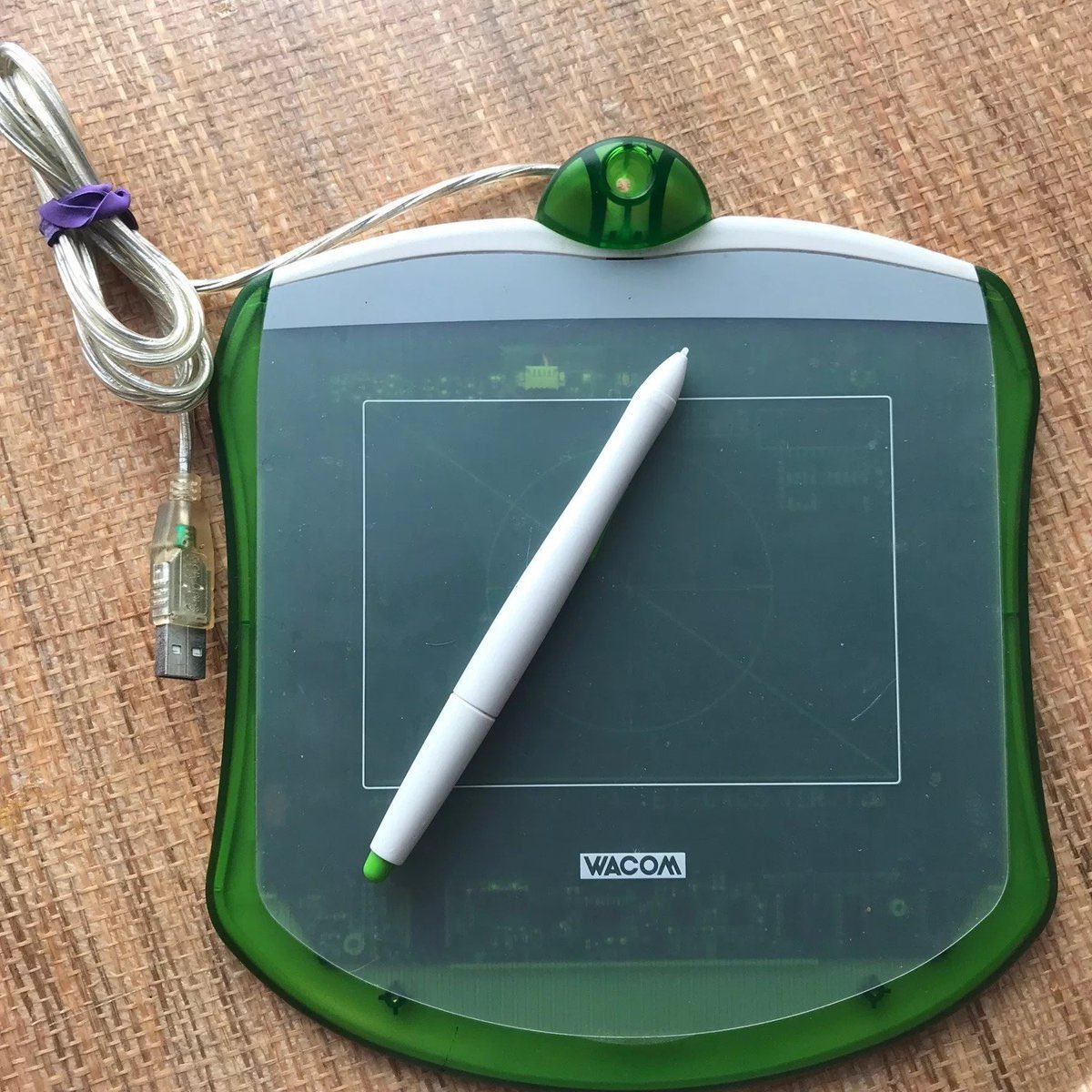 ComputerLove_'s tweet photo. Wacom Graphire ET-0405-U Drawing Tablet (1999/2000) https://t.co/S3uXh5850u