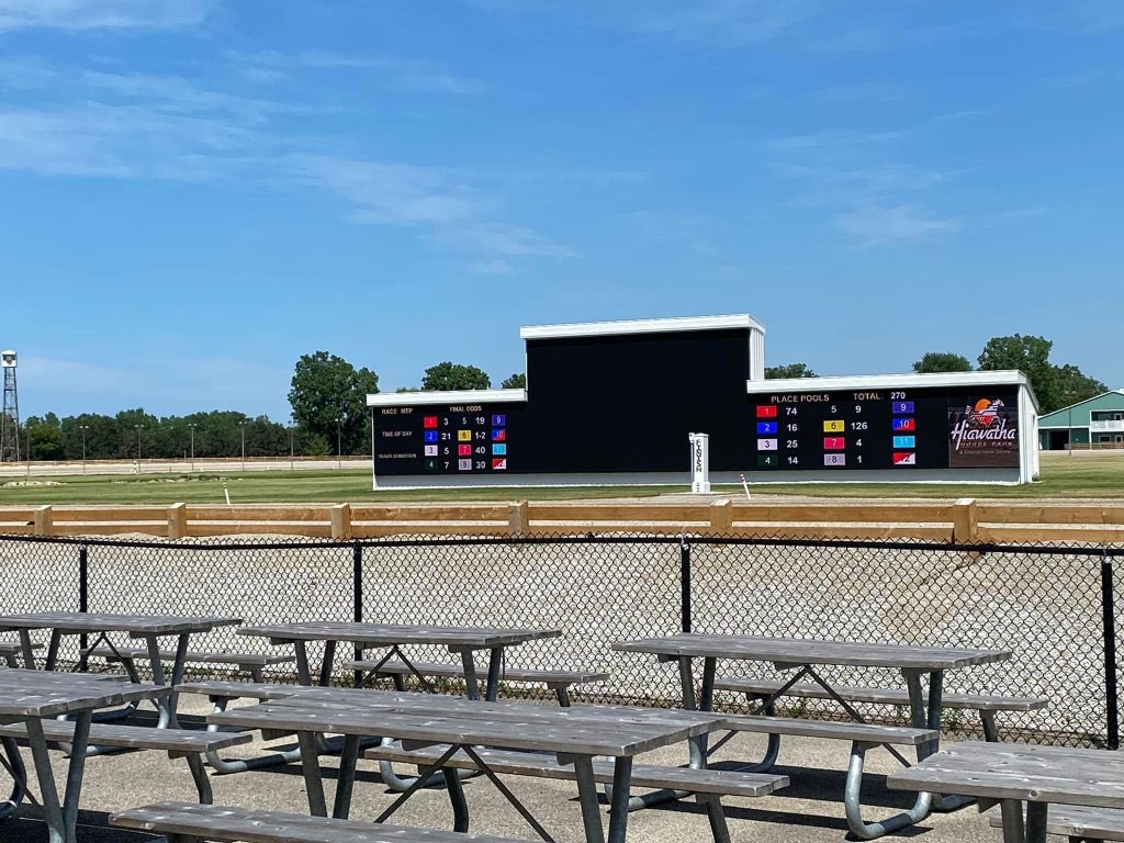 Hiawatha Park Selections|Sat July 15th,2023 <a href="/knows_lou/">Lou Knows 💥</a> <a href="/HiawathaHP/">Hiawatha Horse Park</a> 

atbforum.com/hiawatha-park-…