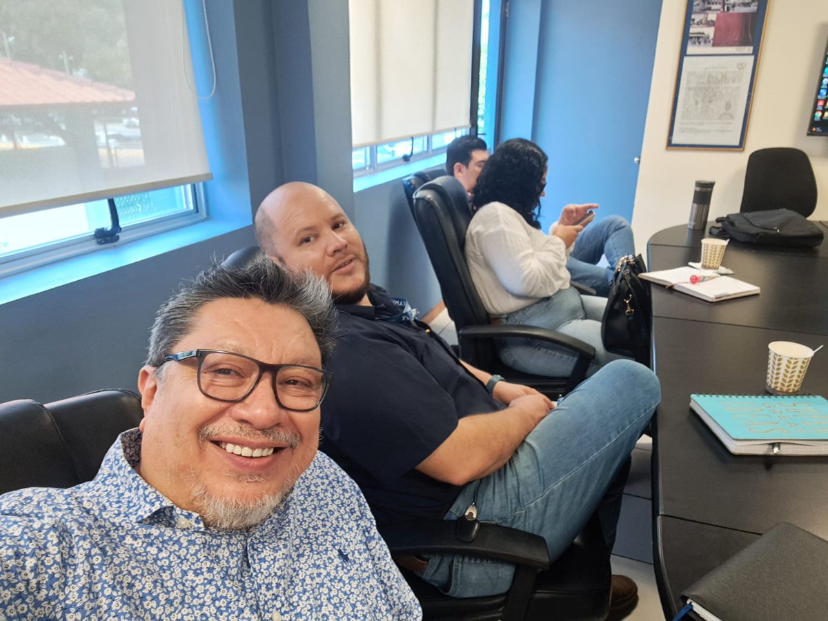 REMAXCapitalES1's tweet photo. Miércoles de capacitación y estrategias para ayudar a los clientes!
Necesitas vender, comprar o alquilar?
Nuestro equipo RE/MAX Capital El Salvador listos para asesorarte
#agentesinmobiliarios #REMAXCapitalSV https://t.co/eBfDSEjseN