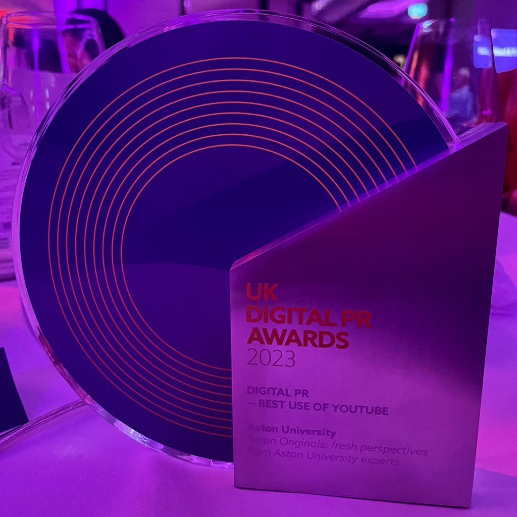 spanglotron's tweet photo. The winner of the #ukdigitalprawards Best Use of YouTube is @AstonPress! What a start to my new job! #OneAston https://t.co/cNgc92bWts