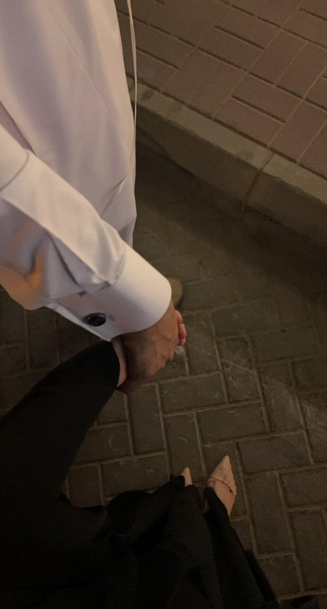 أبي تدري ليالي العمر و أيامه 
مَعك بالذات محلوّه 
 أنا اسف لعمر قبل أعرفك 
ضاع من عمري .