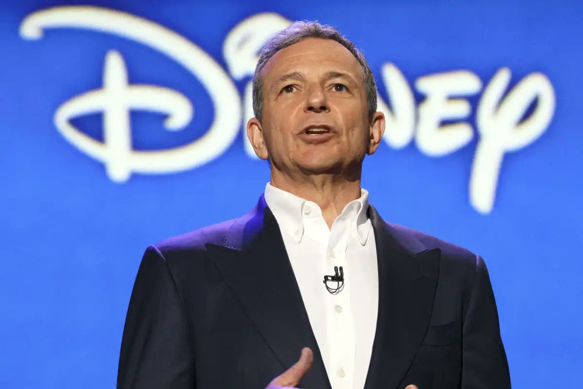 DSNYNewscast's tweet photo. BREAKING: Bob Iger has announced that he has agreed to the Board's request to extend his contract as Disney CEO through December 2026. #Disney

When Iger returned in November 2022, it was stated that he would only serve until December 2024. $DIS https://t.co/qGOCbgxDyT