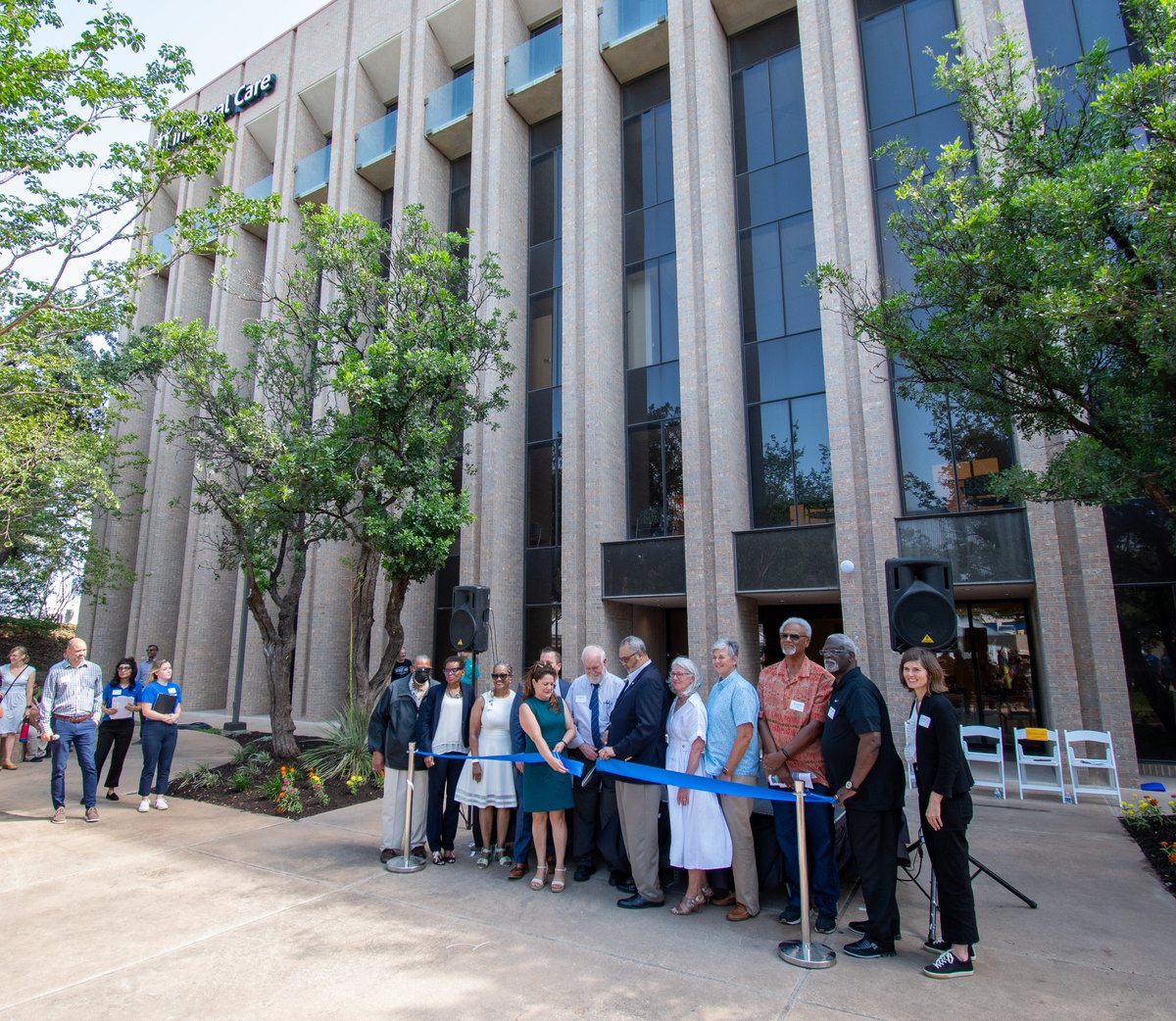 design_stg's tweet photo. Compassion and people are at the forefront of Integral Care’s (@integralcareatx) St. John Clinic as they opened their doors to the Travis County community this morning.

#RibbonCutting #Design #GrowingCommunity #HealthCare #TodosJuntos #TravisCounty https://t.co/XRvUYYDh7f