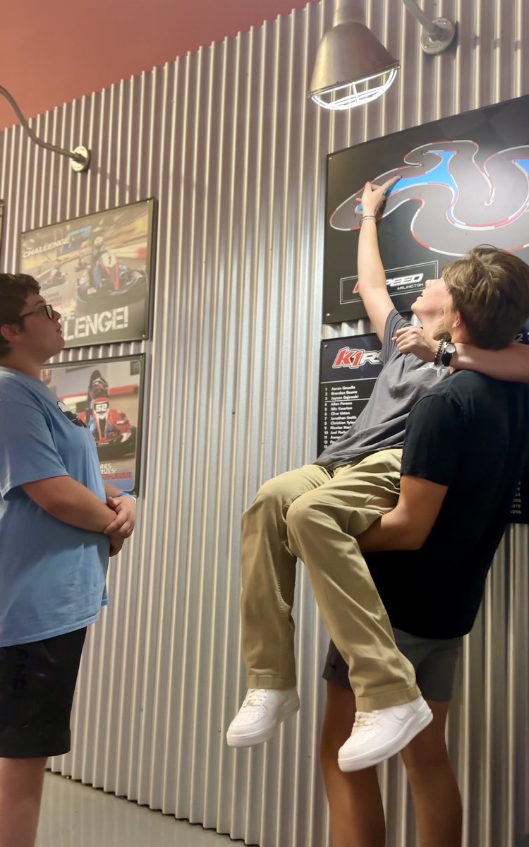 AshlynSpeed's tweet image. A stranger asked me to help him get faster when we were at @k1speed, but I couldn’t reach the track map. 😂

#ImNotShort #TrackMapHeightIssues