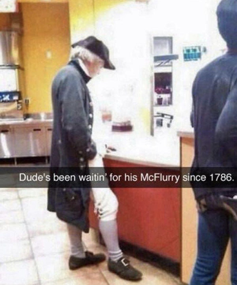 NO CONTEXT HUMANS tweet media