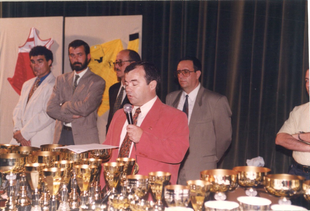 Homenaje a Juan Antonio Iglesias, fundador del Gimnasio Iglesias, en su 30º aniversario

melillahoy.es/homenaje-a-jua…