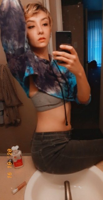 SmellowCreams69's tweet photo. If you wanna see more of me and doing some naughty things 😏 go check out my OF, I think you'll love what you see my loves ❤️🥵 #egirl
#emmy #punkgirl #assss #anime #trending https://t.co/gNt4Fecgts https://t.co/FdvQFu1w2p