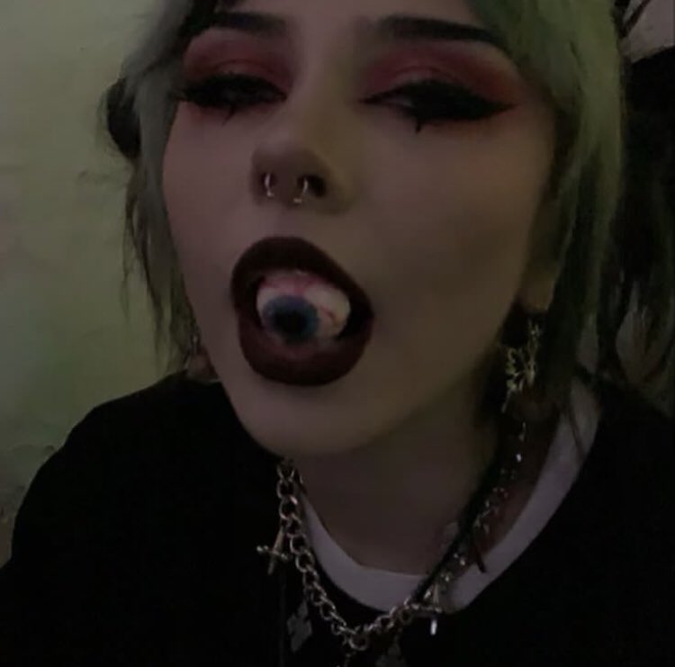 DevilLilly's tweet photo. Open you third eye https://t.co/n3szzJ0jNY