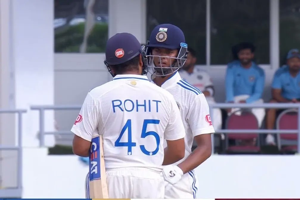 upnewsjunction's tweet photo. #DominicaTest : Stumps on Day 1.
India 80 for 0, trailing by 70 runs in the first innings.
Debutant Yashasvi Jaiswal - 40*
Captain Rohit Sharma - 30*
#WIvsIND #TeamIndia #BCCI #Dominica https://t.co/lZNFBTUKx0