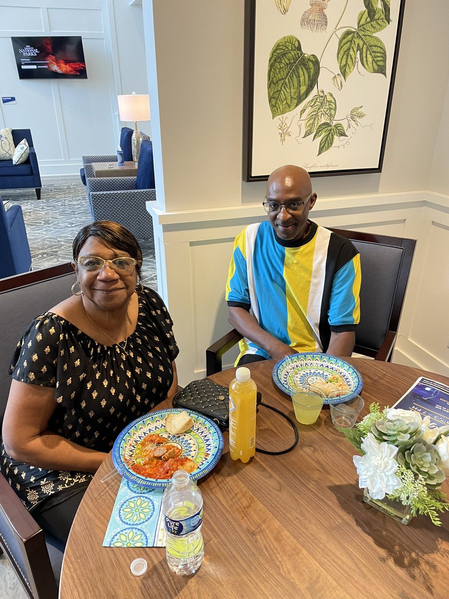 HamiltonOutlook's tweet photo. Live at Outlook and join in on the fun!  #sunprogram #55andbetter #activeadult #nowleasing https://t.co/p4p7ETjG0U