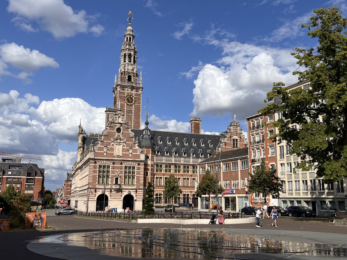 The library at KU Leuven has an imposing presence. Established in 1425. It lost its rare collections to France after the French revolution. Also during WWI(1914)&WWII(1940). It was almost turned into a war memorial! @cbs_ke @mwongelaf @ScottProfessor @omwambaKE @Erick_O_Mokua