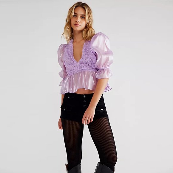 jsalexa23's tweet photo. So good I had to share! Check out all the items I'm loving on @Poshmarkapp #poshmark #fashion #style #shopmycloset #freepeople #levis: https://t.co/LFizm1r8Ex https://t.co/voheLyhWKp
