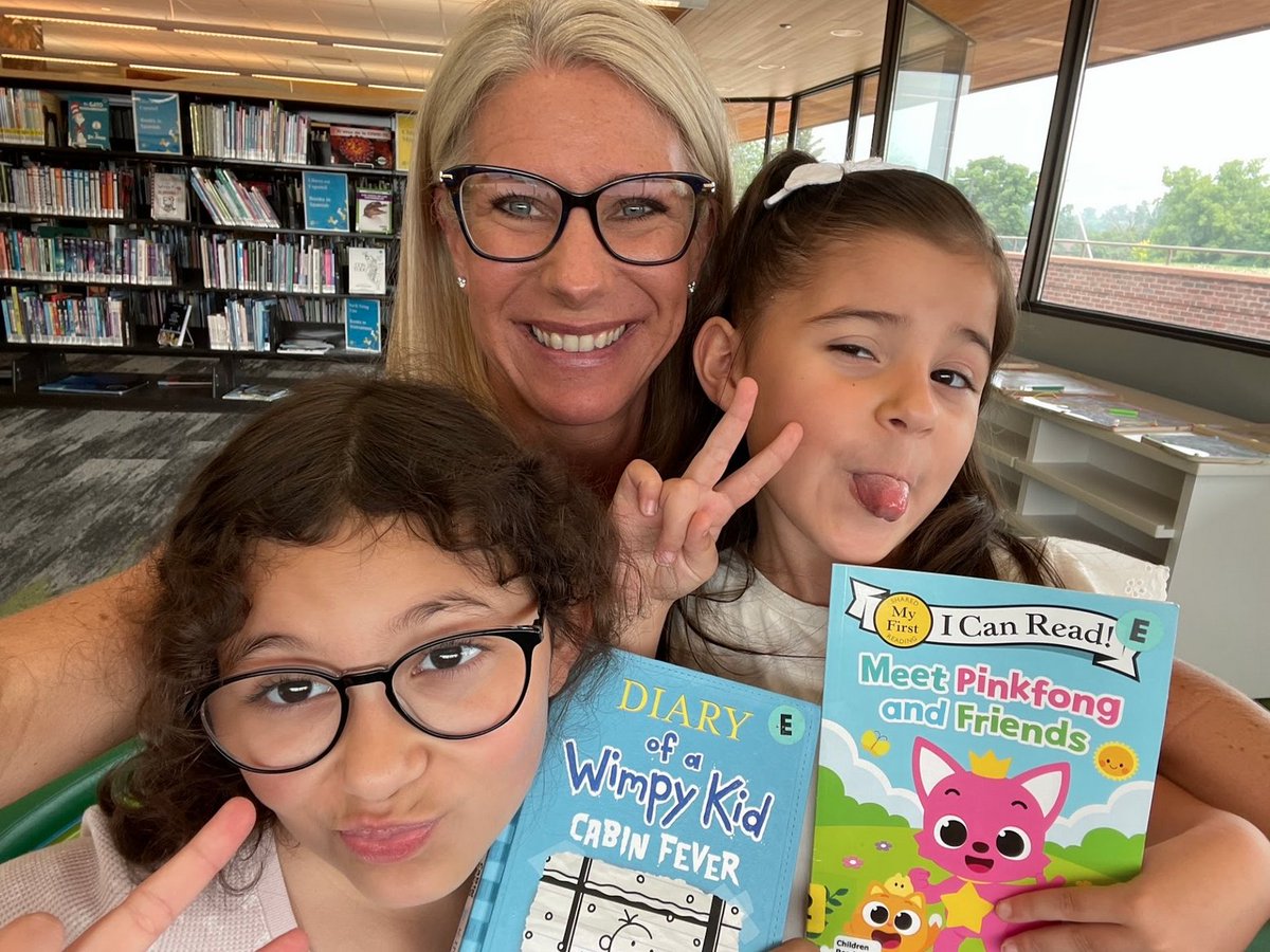 196Multilingual tweet media