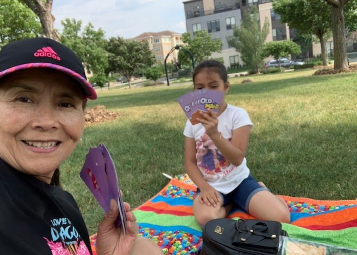 196Multilingual tweet media