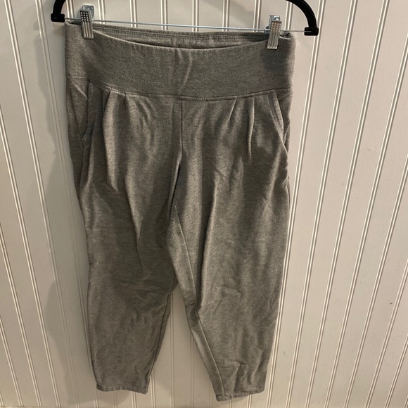ShelleyMarker's tweet photo. So good I had to share! Check out all the items I'm loving on @Poshmarkapp #poshmark #fashion #style #shopmycloset #jockey #ardene: https://t.co/V8aMsY1uBT https://t.co/28yVHv2pHy