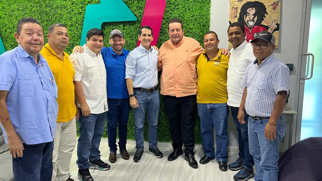 Le quiero dar la bienvenida a los HR Ramón Núñez de San Francisco Cabecera y HR Pedro Valencia de Los Hatillos de San Francisco, que hoy se suman a nuestro proyecto presidencial que busca llevar a Cambio Democrático a la Presidencia en 2024. Seguimos nuestro proceso de