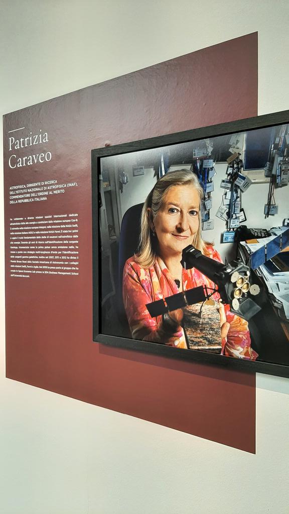 FondBracco's tweet photo. Ha inaugurato la mostra "#Ritratte. Donne di arte e di scienza": un itinerario fotografico con gli scatti di @GeraldBruneau tra i volti e le storie di carriera di #scienziate e direttrici di #musei italiani. Fino al 10/09 al Museo Carlo Bilotti di #Roma https://t.co/j6n6K6T6ZH