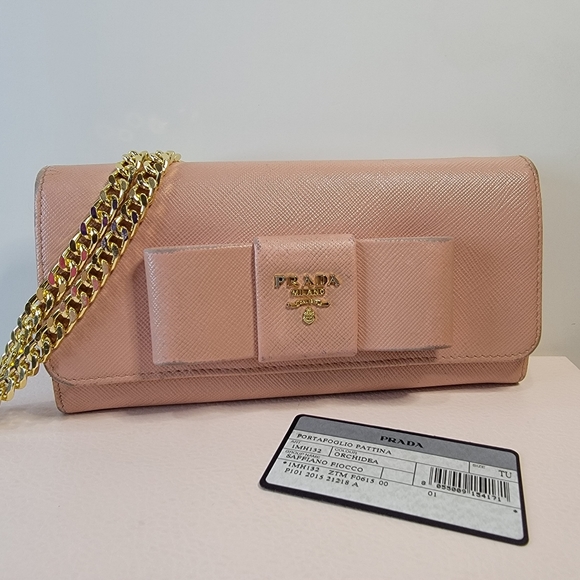 SwagShak_'s tweet photo. So good I had to share! Check out all the items I'm loving on @Poshmarkapp #poshmark #fashion #style #shopmycloset #prada: https://t.co/XkUAdGnTGQ https://t.co/oB16YWRU6y