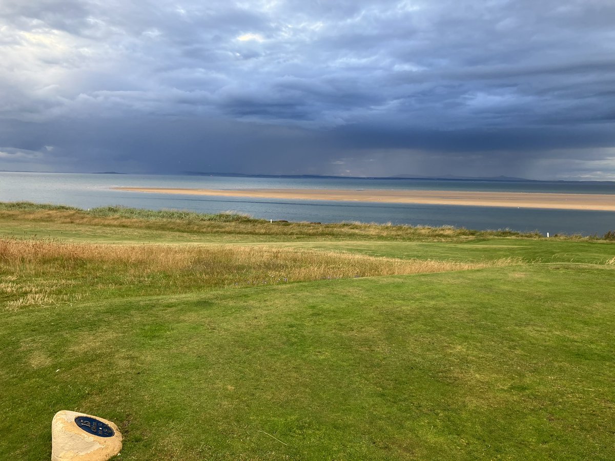 What a night for a game @Kilspindiegolf club ⛳️ #ScottishGolfCoast #GenesisScottishOpen