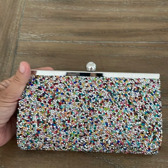 So good I had to share! Check out all the items I'm loving on <a href="/Poshmarkapp/">Poshmark</a> from <a href="/reg41703/">Kiriaki Regis</a> #poshmark #fashion #style #shopmycloset #laquansmith #hotdelicious #antoniomelani: posh.mk/SRVXnbJQnBb