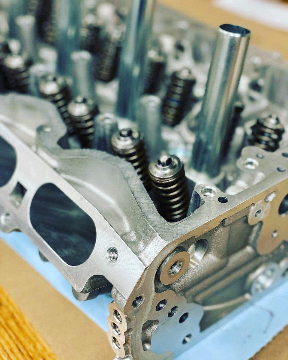 ferrearacing's tweet photo. A FL5 Civic Type R. @4pistoncylinderheads 

#4p
#ferrea 
#4piston 
#fl5typer 
#ferrearacing 
#4pistonracing https://t.co/Jwv22mZAfs