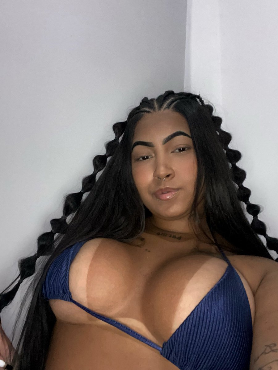Karol_Ramos021's tweet photo. Vou mandar um presentinho pra quem curtir quem anime ?🙈🙈🥵 https://t.co/70onC1hrmu