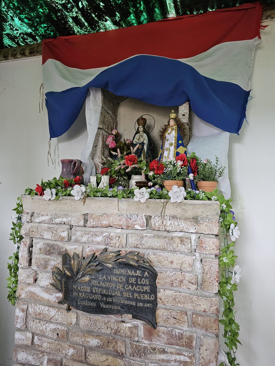 Este mediodía en Barros Blancos acompañando a la Embajada del Paraguay con quienes venimos trabajando en varios proyectos culturales para la zona y Dpto.

Es un placer colaborar a la hermandad de nuestros pueblos que tienen tantos lazos de unión e historia.

#CanelonEScultura