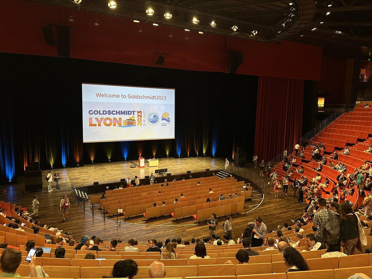 PimKaskes's tweet photo. Great @goldschmidt2023 conference in Lyon this week with a cool LA-ICP-MS workshop, catching up with old friends and meeting new collaborators 😊! Tomorrow my talk on #clumped isotopes from the #Chicxulub crater, can’t wait! @EAG_ @VUBrussel @ULBruxelles @geochemsoc @WtnschpBXL https://t.co/YTpe8h0FCq