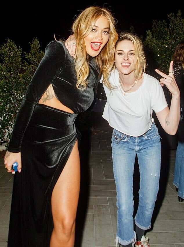 bellaxkristen's tweet photo. “She is the most simplest, incredibly gorgeous, down to earth human. Kristen is the most gorgeous person.” - Rita Ora talking about Kristen Stewart. 🤍 https://t.co/FrWUVXlJyM