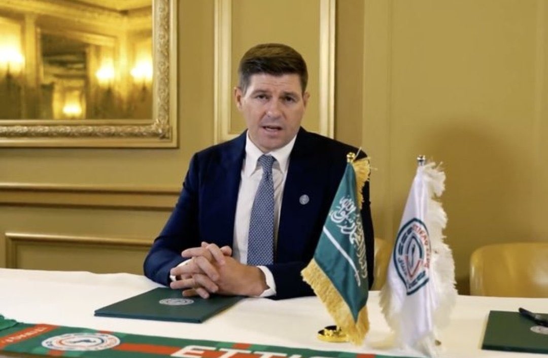 lfcmike__'s tweet image. My fellow Saudis. Yeah, course. I can announce I have authorised the signing of Jordan Henderson from Liverpool in a deal worth £573 million. Paid in one instalment. Immediately.