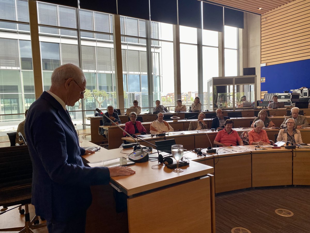 Today at <a href="/esu_epp/">ESU</a>'s #SummerAcademy, I was invited to zoom in on democracy and the EU 
❗️after President <a href="/HvRpersonal/">Herman Van Rompuy</a>'s stunning Keynote on the EU's challenges .. capturing all of them! 
I shared some messages &amp; data from <a href="/Int_IDEA/">International IDEA</a>  &amp; <a href="/EUO_IDEA/">International IDEA's EU Office</a>. 🙌So nice! <a href="/BGrouwels/">Brigitte Grouwels</a> <a href="/noellajacobs/">noella jacobs</a>