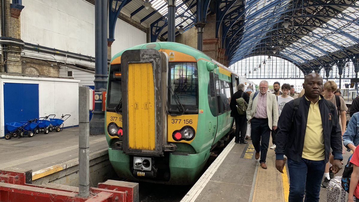 LudwigTails's tweet image. Time to head back to Brighton and rest up before my uni class start. 

Southern Class 3771 156 will be my ride back to Brighton.

@SouthernRailUK #southernrail #southernrailuk #class377 #electrostar 

And that’s it for today and the end of the posts that are from yesterday.