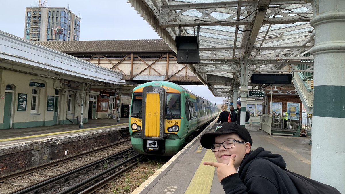 LudwigTails's tweet image. Time to head back to Brighton and rest up before my uni class start. 

Southern Class 3771 156 will be my ride back to Brighton.

@SouthernRailUK #southernrail #southernrailuk #class377 #electrostar 

And that’s it for today and the end of the posts that are from yesterday.