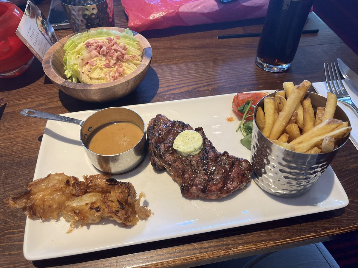 NatCBrooks's tweet photo. Lovely yummy meal out with the girls! 😋🥩🥗 And you know you’re a VN when you get given a litter tray cake!! 🤣💩🐾🩺🥰 Love it! 💚 (and Hez!)
#millerandcartersteakhouse #40thbirthday #birthdaymeal❤️ #yum #poopcake💩 #youknowwhen #goodtimes😊 https://t.co/NREifu3ubF