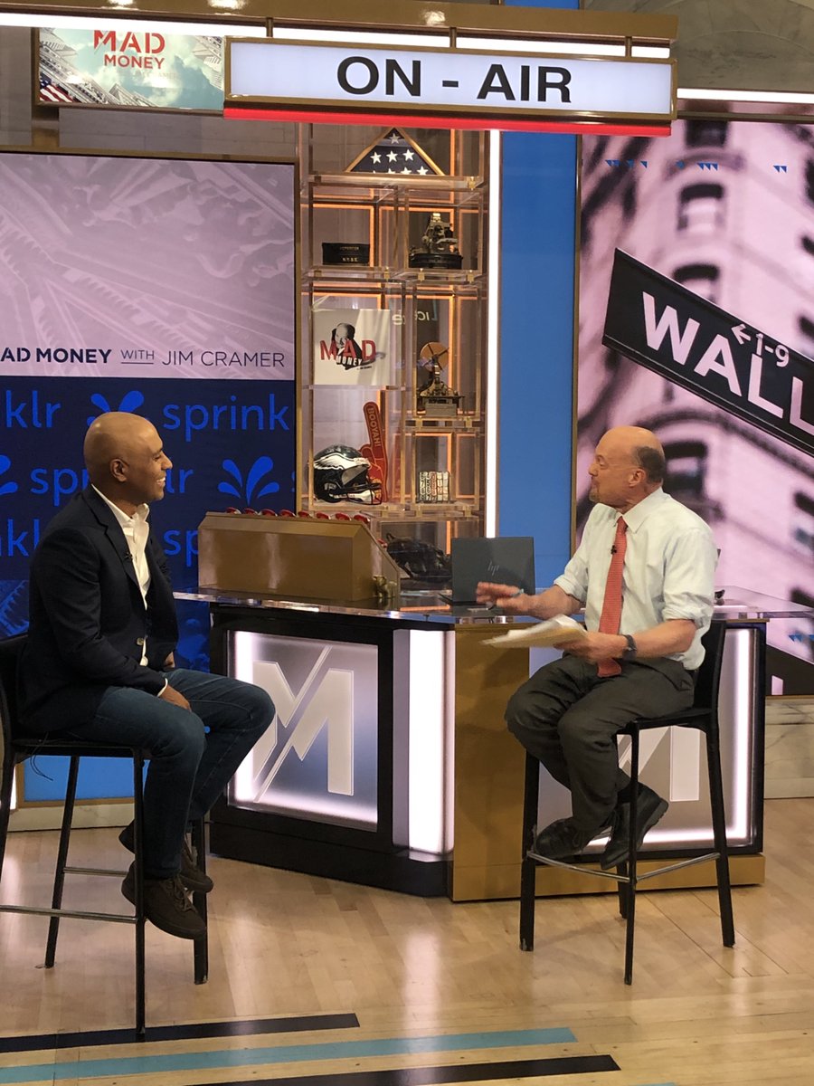 ragythomas's tweet photo. Had a great time chatting with @jimcramer at @NYSE in celebration of @Sprinklr's Investor Day and 2-year IPO anniversary. Watch the recording tonight on @MadMoneyOnCNBC https://t.co/n7Eb2Yj760