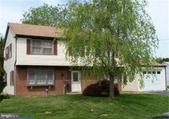 You have to see this home! 4 BD/ 3 BA in Willingboro. Call/text/DM me for details.  cpix.me/l/173944548