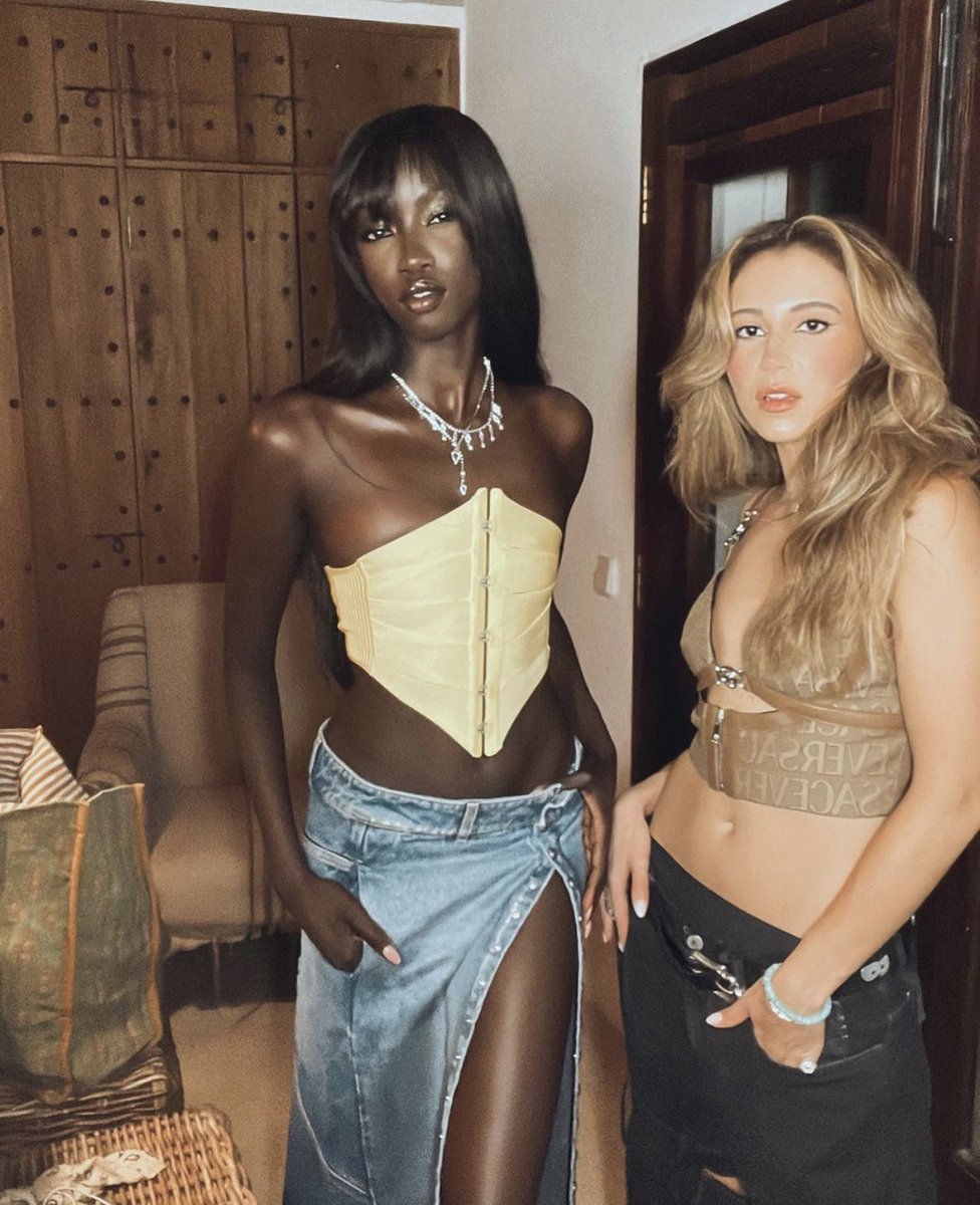 thesoftestaura's tweet photo. anok yai is a real life barbie https://t.co/qiSlSU0afi