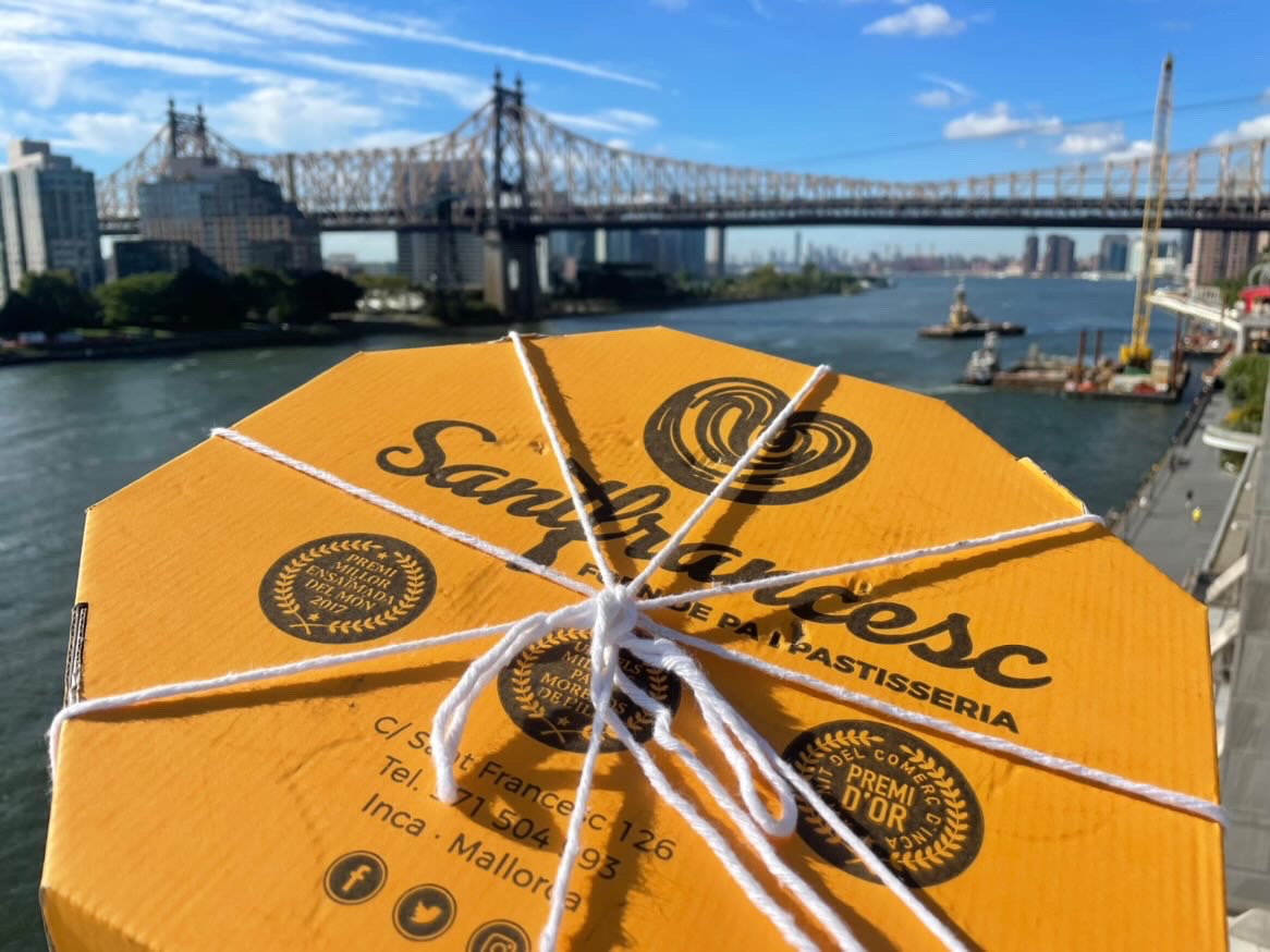 Recién salido del horno. Disfruta de la #ensaimada. Un pedacito de nuestra #historia y #gastronomía a través de este artículo que he escrito para <a href="/AirEuropa/">Air Europa</a> 

billete996.aireuropa.com/gastronomia-me…

#Turismo #Mallorca #Baleares #travelblogger