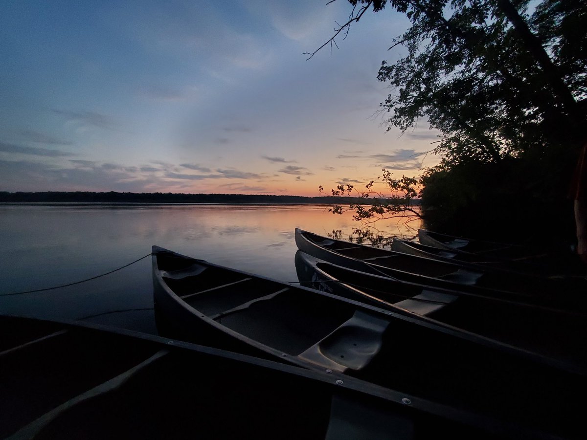 AEchoEnvEdAACPS's tweet photo. Canoe Campers are paddling away down the Patuxent River! From the pictures weβve been getting it looks like they are having a blast!
#HighAdventureCamp #CanoeCamp2023 #SummerofEcho #PatuxentRiver #aacpsawesomesummer #canoeing #paddle #tentcamping #swimming https://t.co/E6nY9MFdem